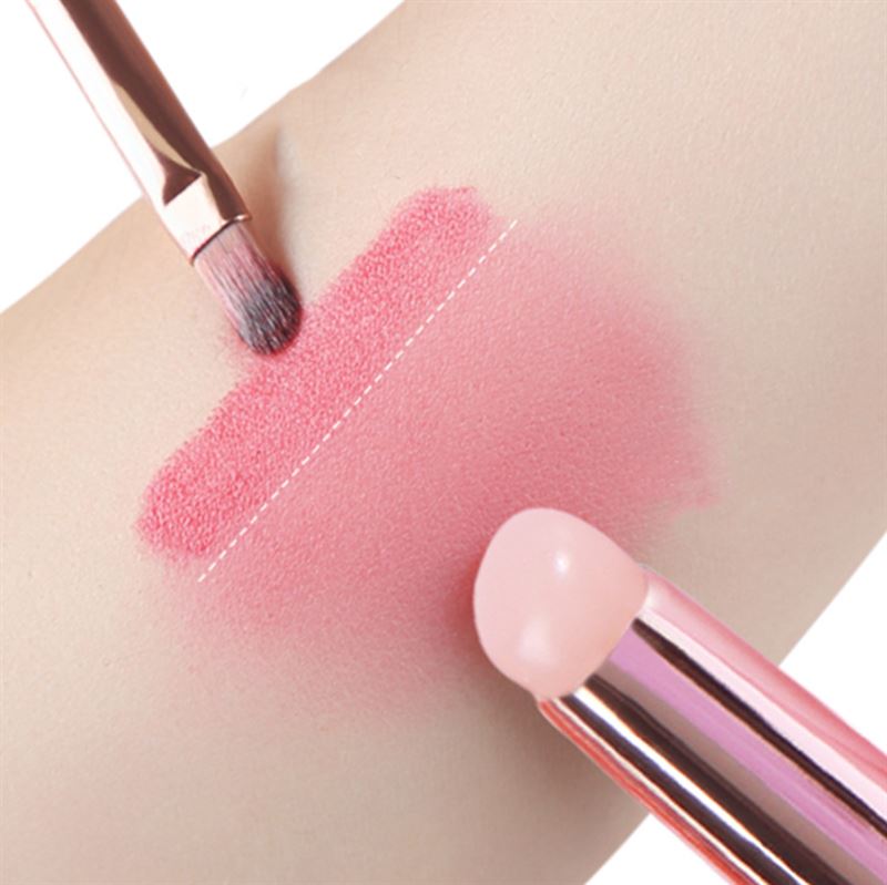 Technique PRO Silicone Lip & Concealer Brush -