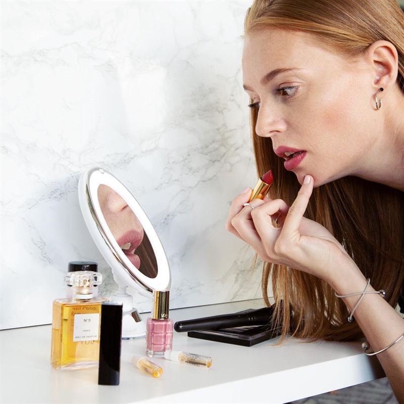 PRO BEAUTY Bathroom Mirror with LED Light and Suction Cup x10 Magnifying Mirror - White - | Fashiongirl