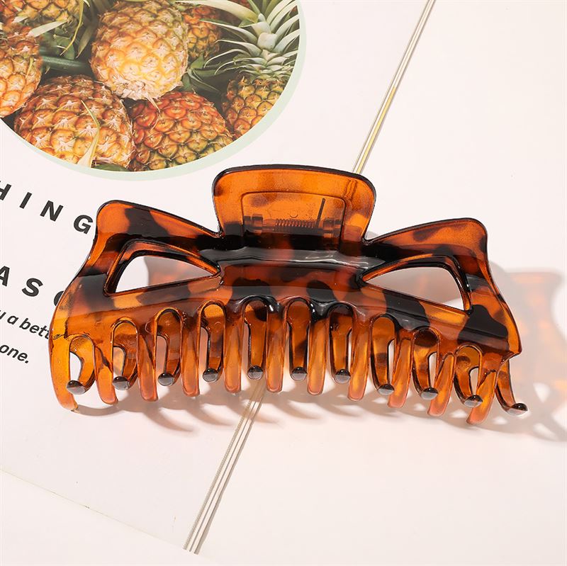 SOHO Astrid Hair Claw - Tortoise - Hair Accessories