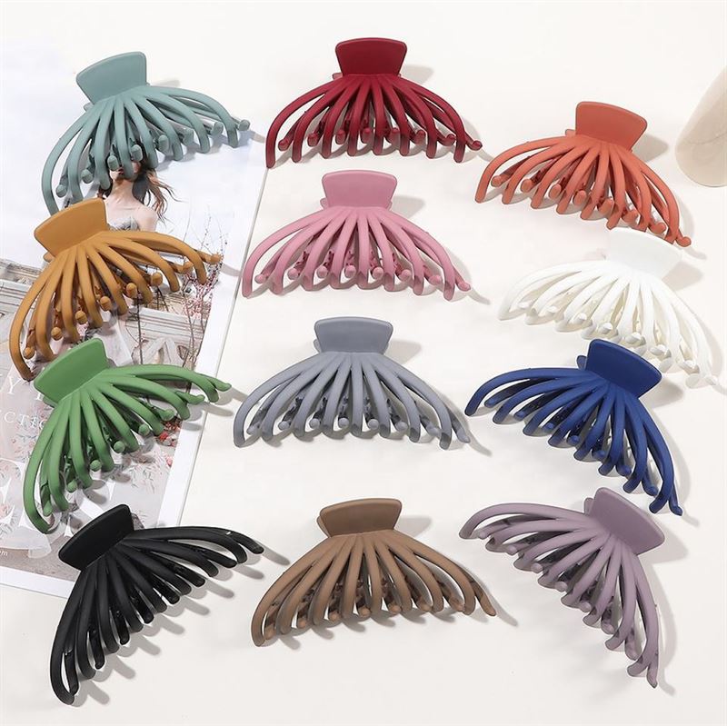 SOHO Elida Hair Claw - White - Hair Accessories