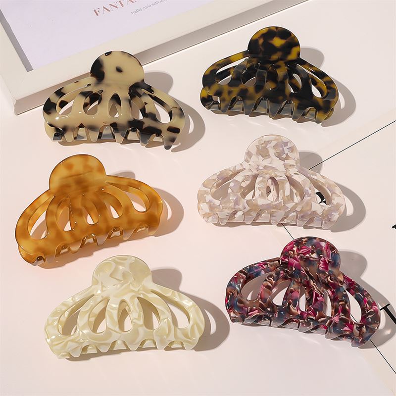 SOHO Olivia Hair Claw - Dark Tortoise - Hair Accessories