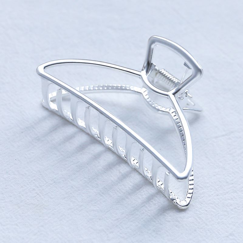 SOHO Tori Small Metal Hair Claw - Matt Silver - Hair Accessories