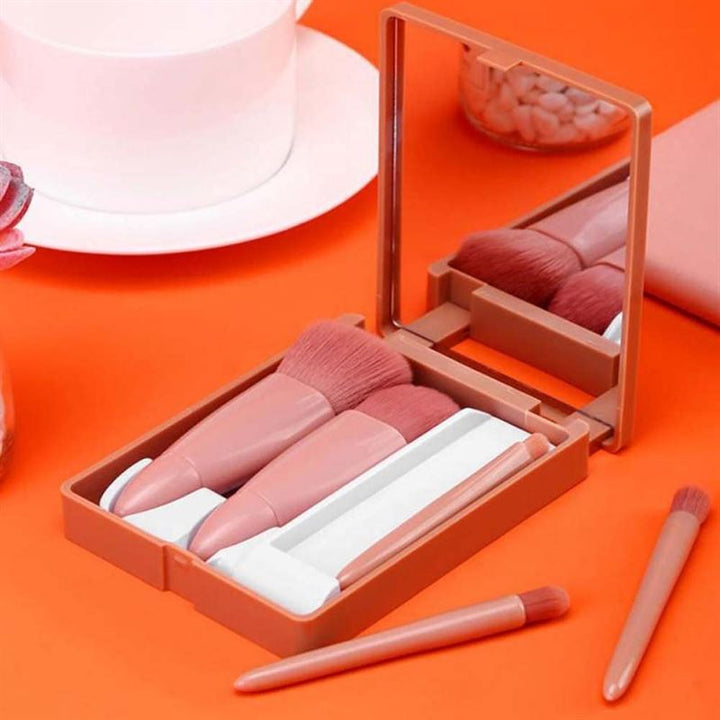 Technique PRO Travel Makeup Brush Set with 5 Brushes and Mirror - | Fashiongirl